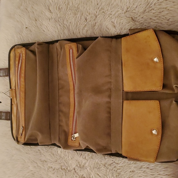 VETELLI Men's Brown Leather Toiletry Bag - Picture 7 of 11